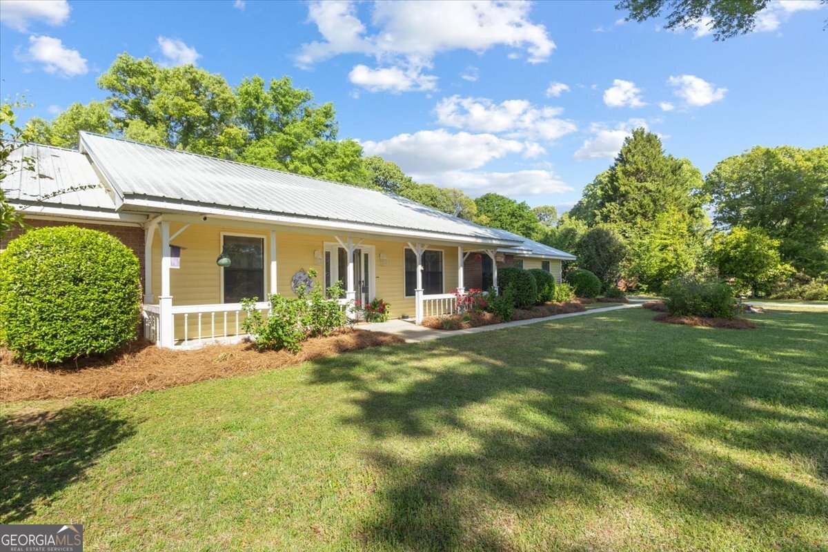 111 Mack LN