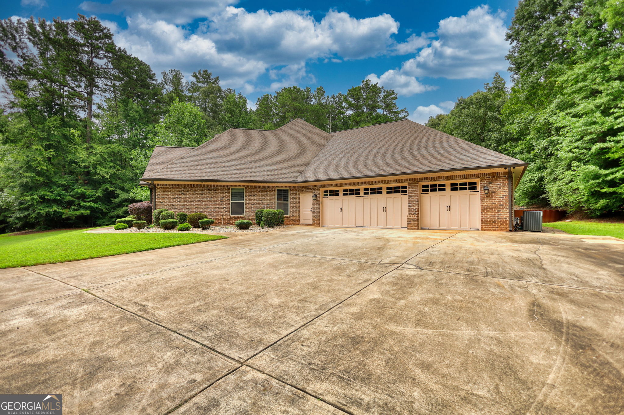 360 Wyldewoode DR