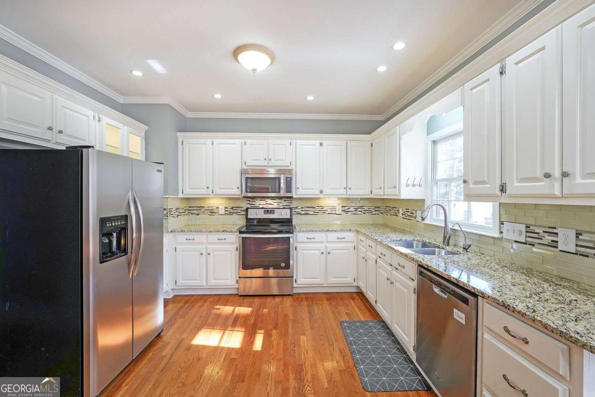 1381 Providence DR