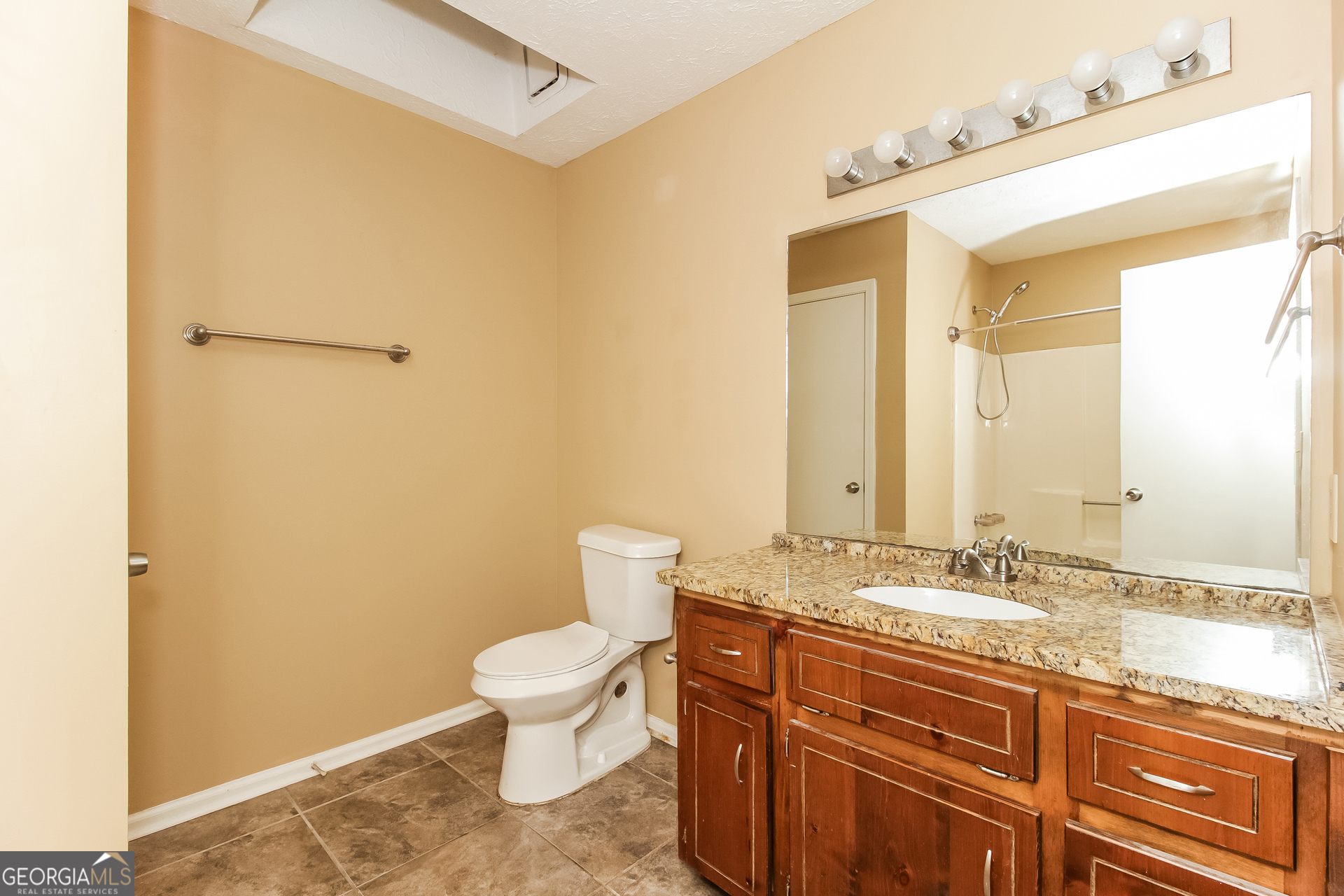 CEDAR HOLLOW - Residential Lease