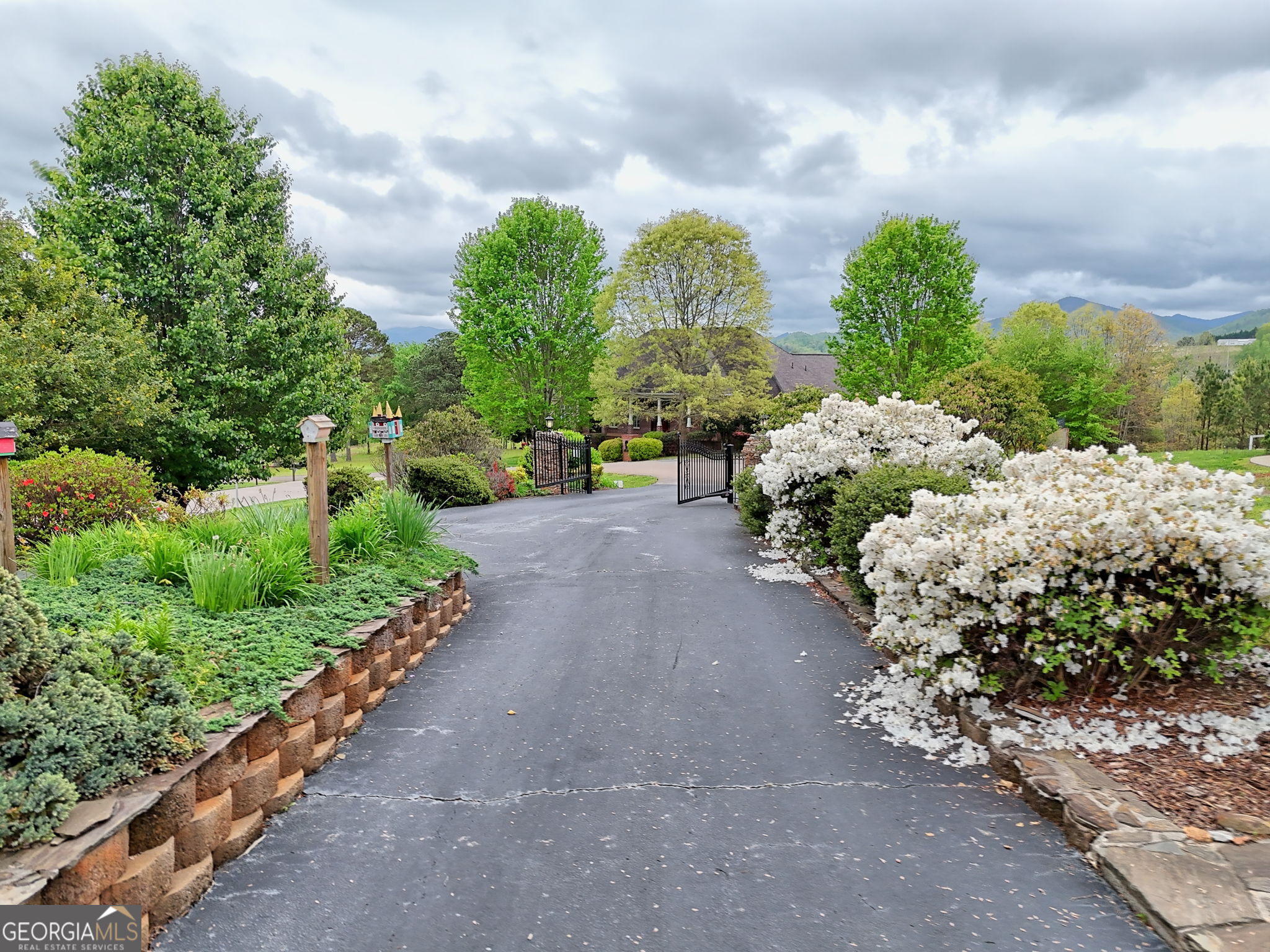 1526 Cedar View LN