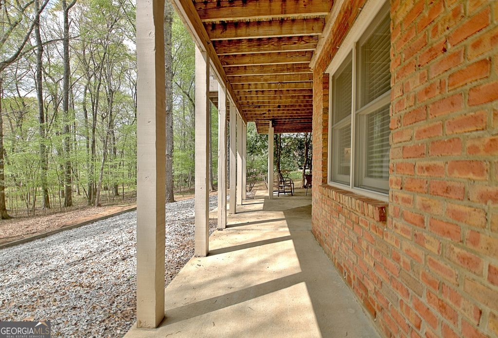 listing image 102