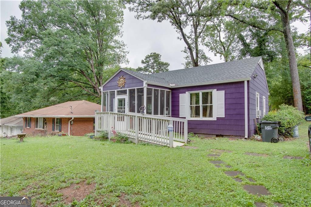 1483 Hawthorne Way
