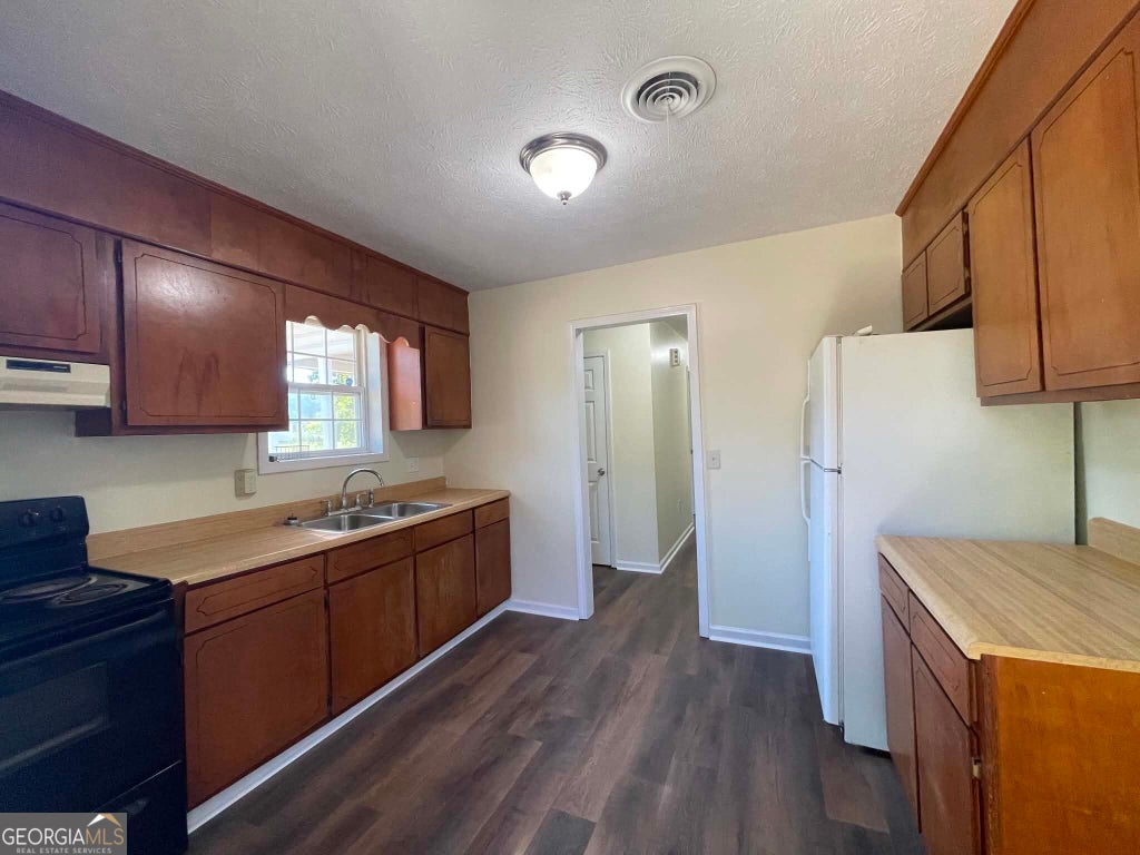 Photo of 804 Wrightsville Avenue, East Dublin, GA 31027 (MLS # 10879300)