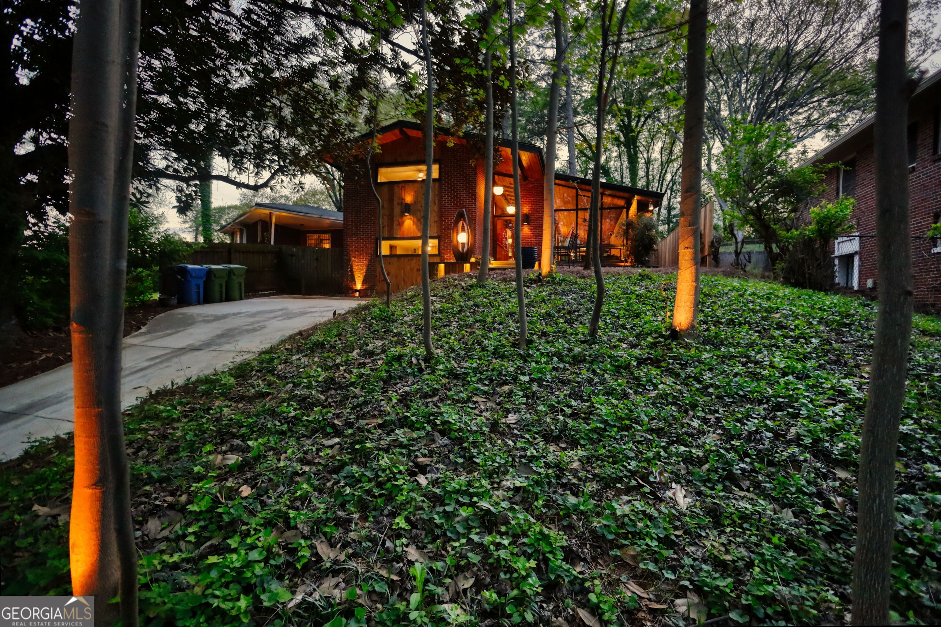 151 Rockmart DR SW
