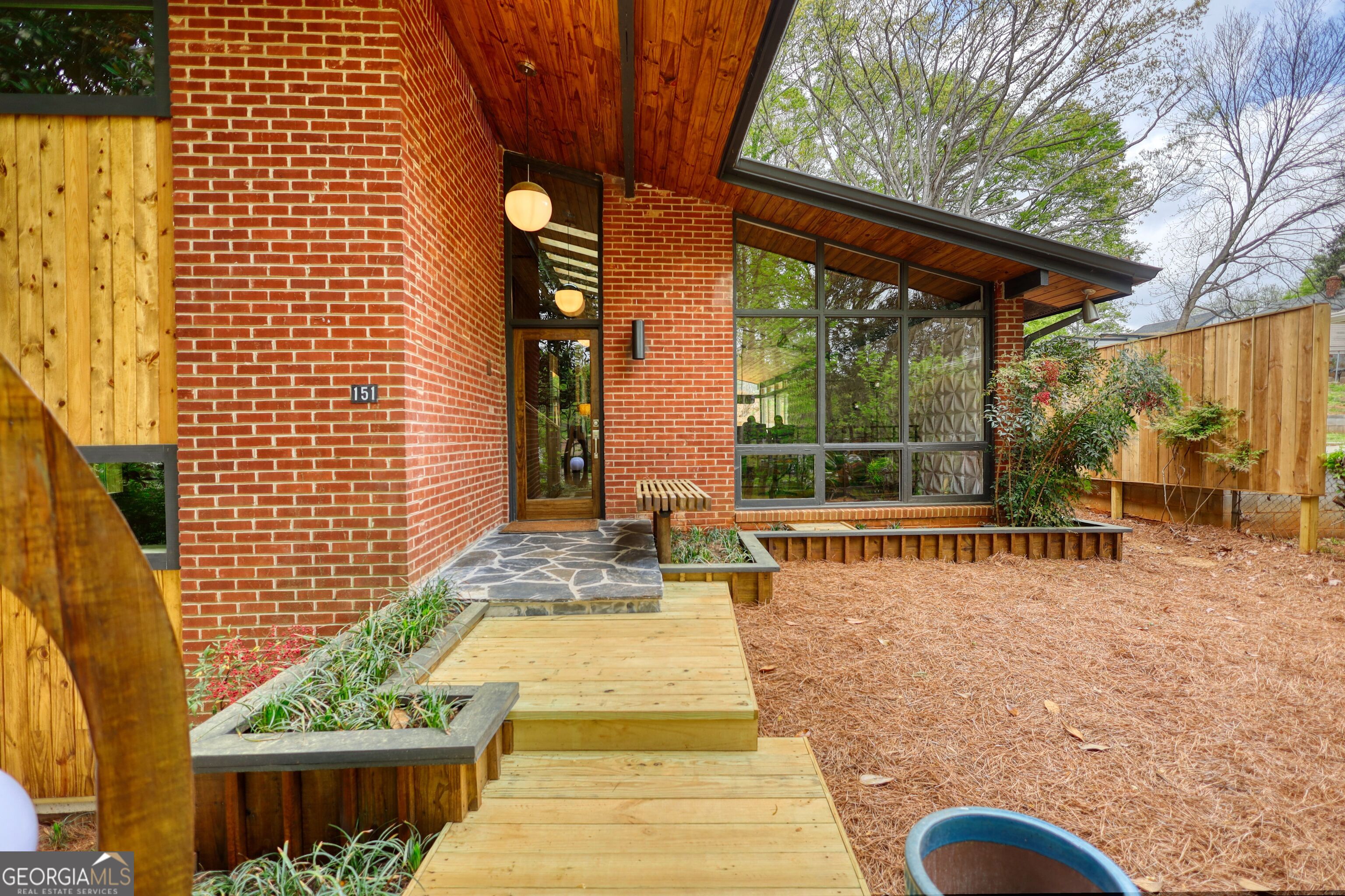 151 Rockmart DR SW