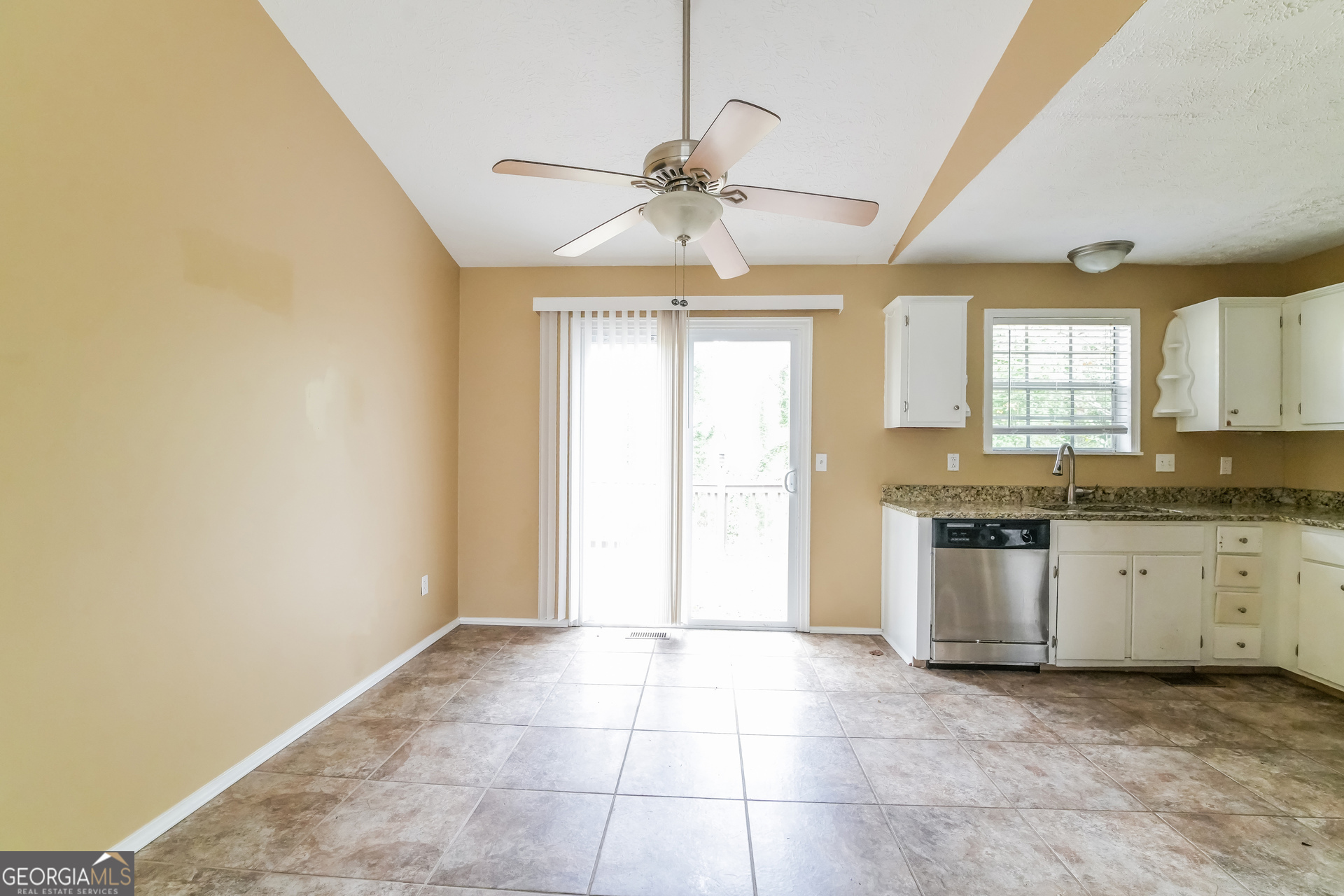HIGHLAND TRACE - Residential Lease