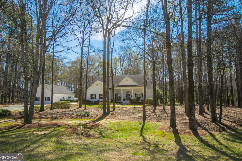 Photo of 2669 Bay Ridge Drive, Loganville, GA 30052 (MLS # 10715244)