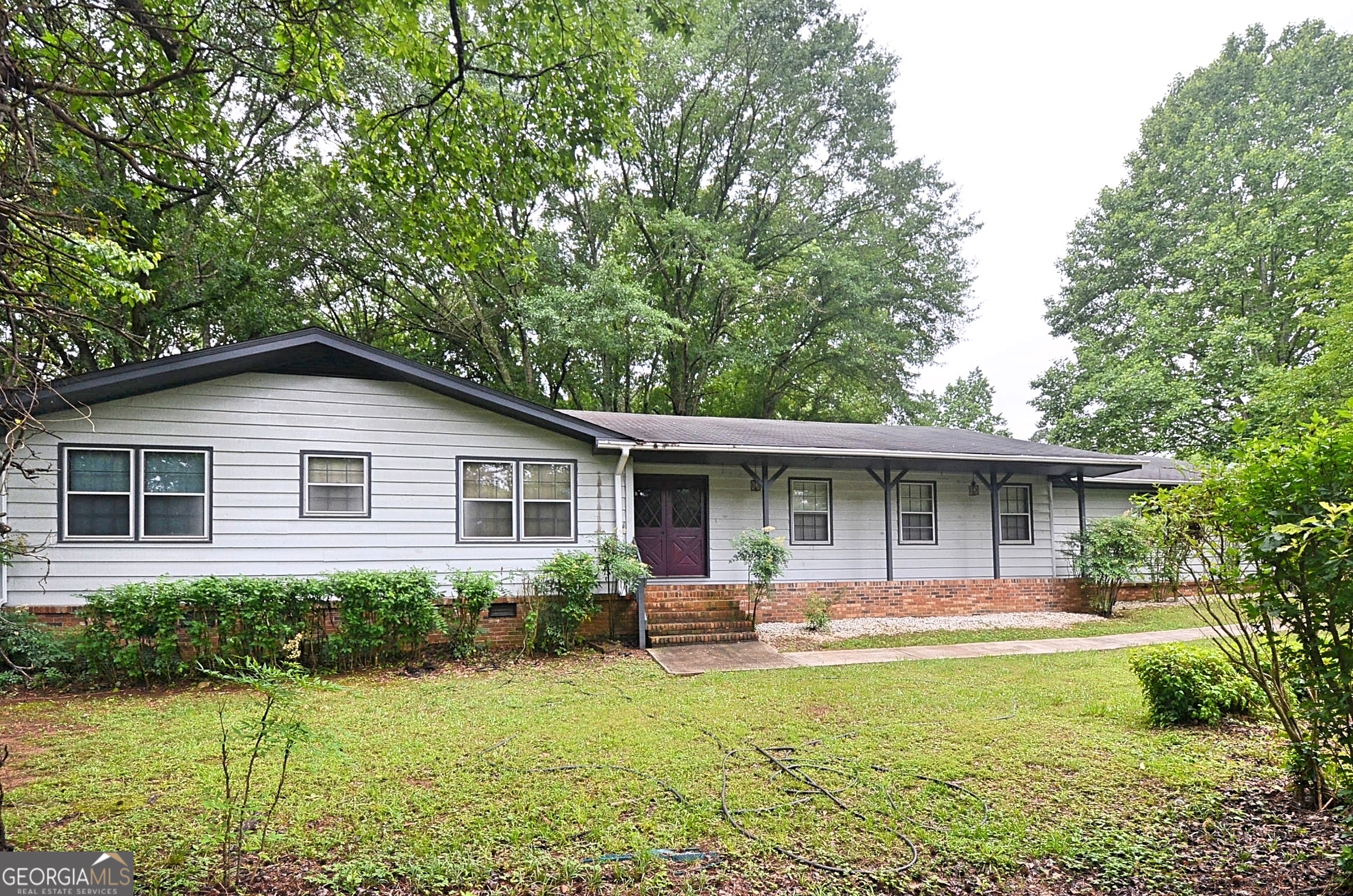 1590 Colonial South DR SW