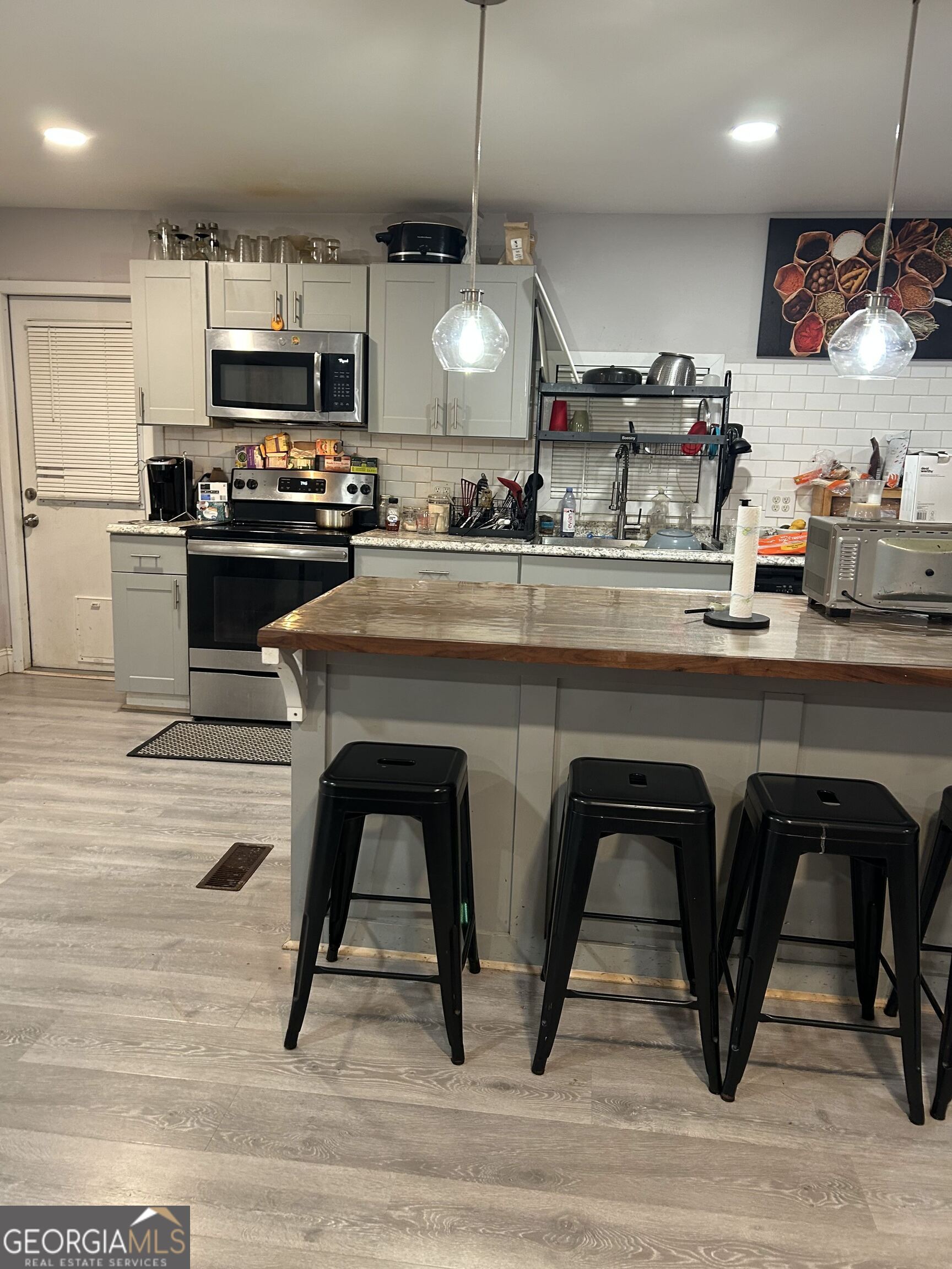 454 Acacia DR