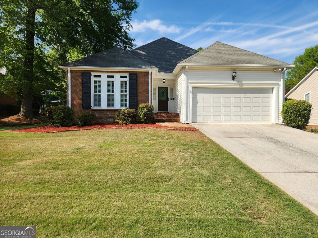 Photo of 160 Fenwyck Commons, Fayetteville, GA 30214 (MLS # 10728766)
