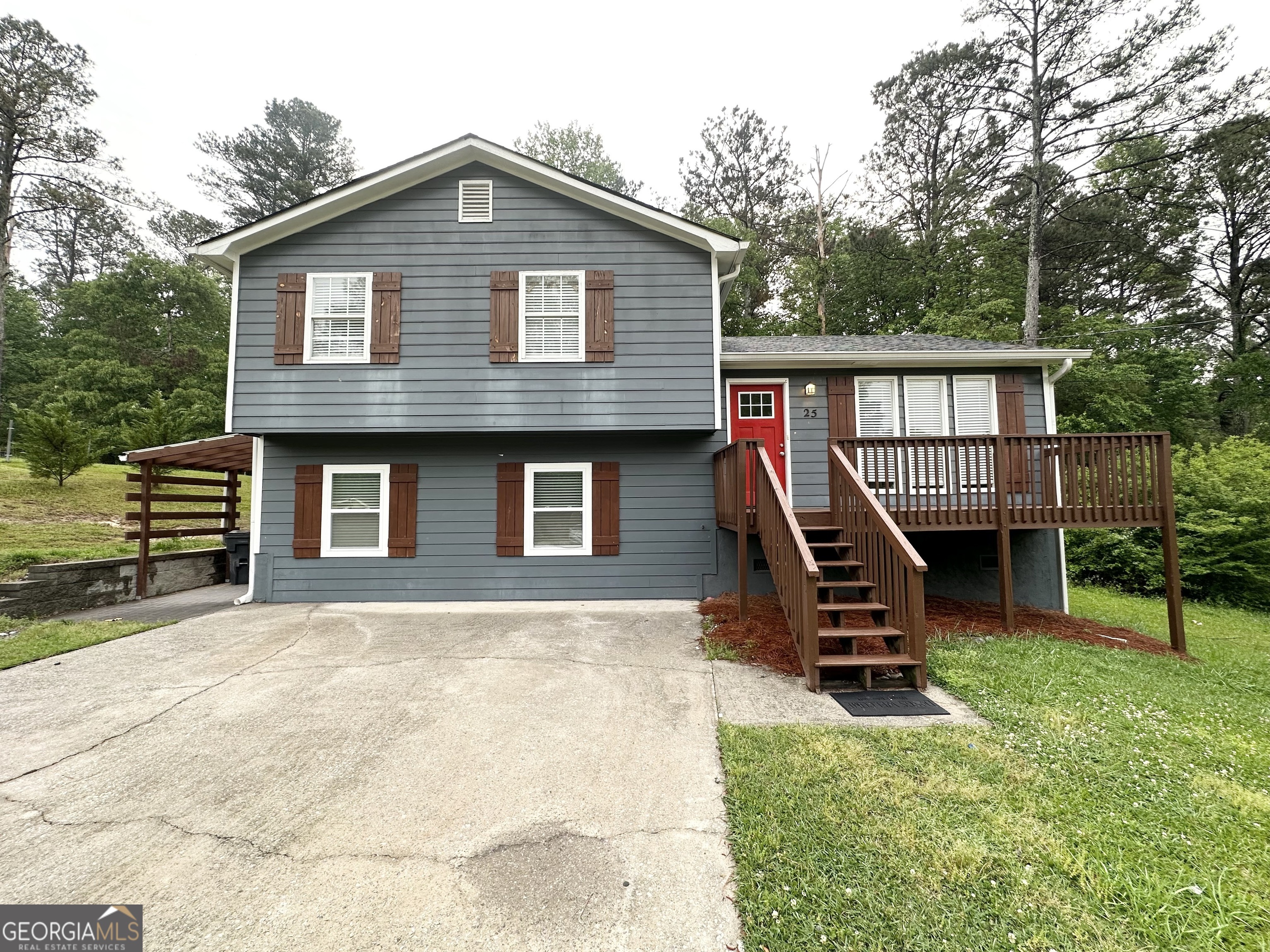 25 Stoneway DR