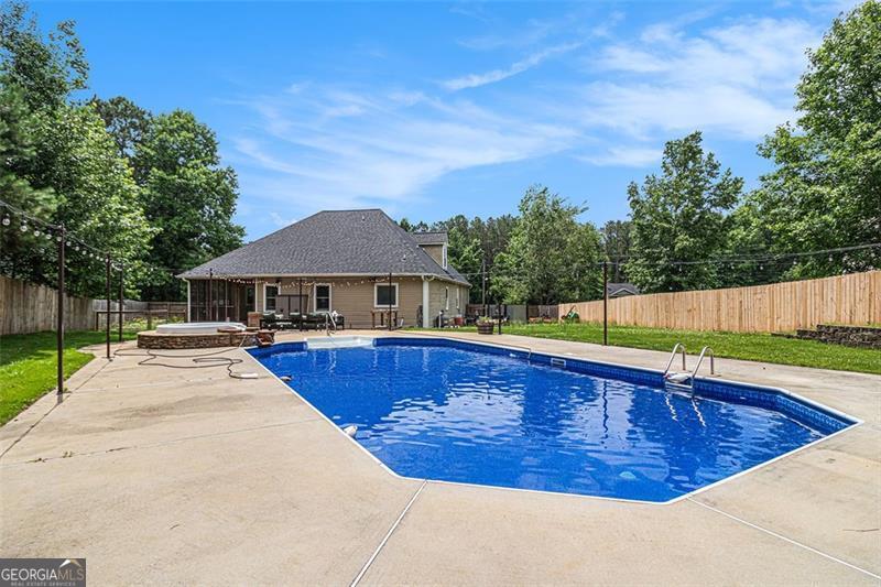 232 CHRISTIAN CIR