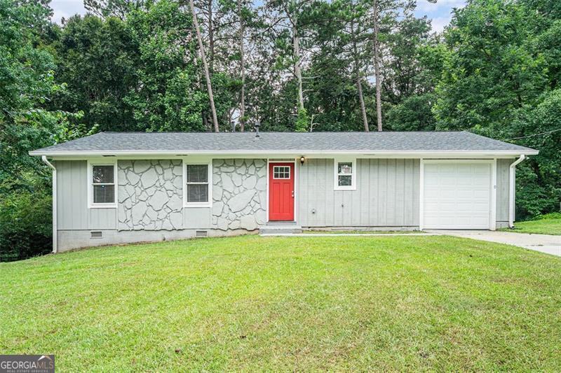 This ranch-style home is in good condition and move-in ready, featuring a practical 4/2 layout and a one-car garage. The single-level design offers convenience and accessibility. With clean finishes and functional space, the property presents a solid option in today's market.