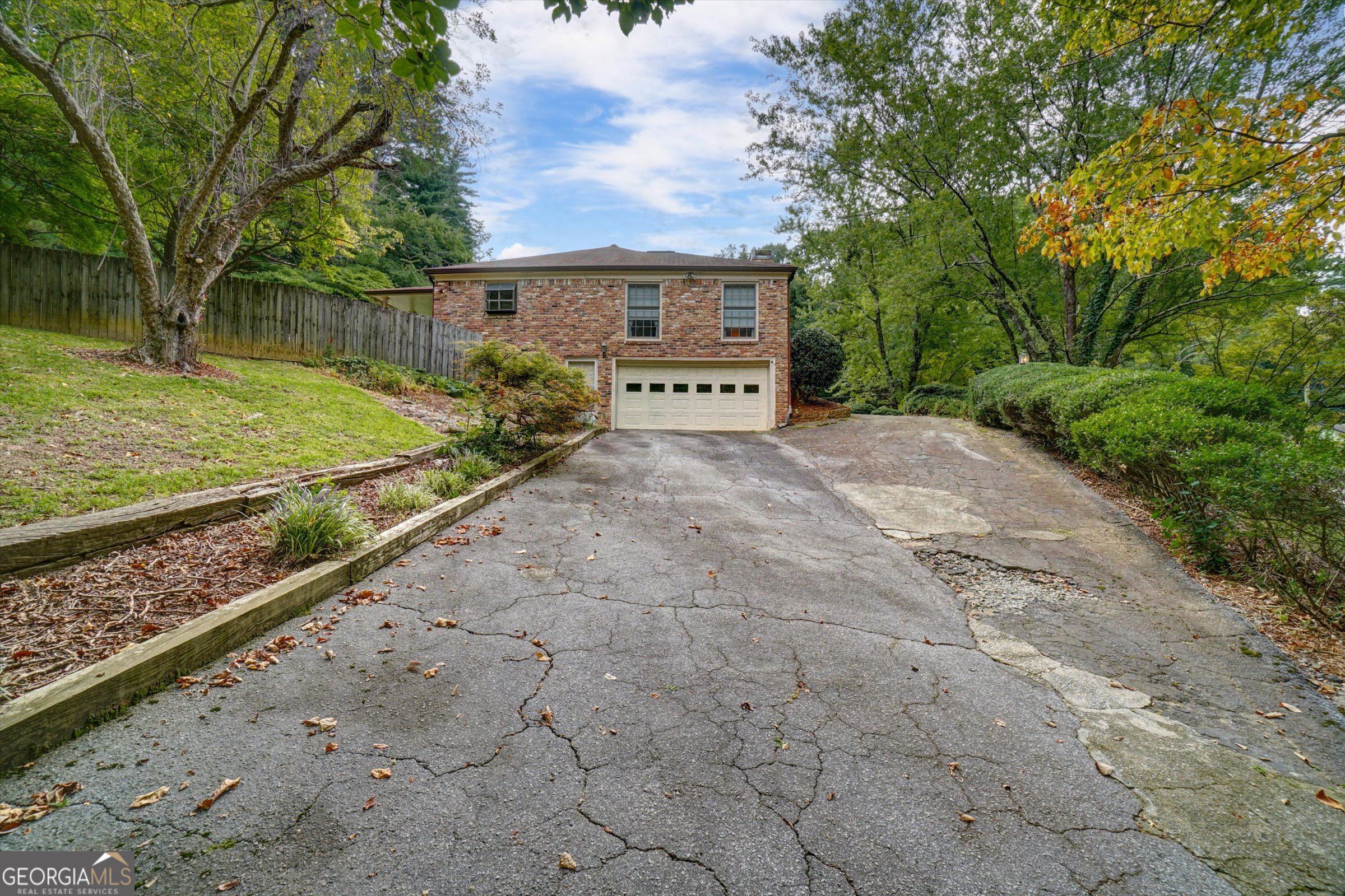 1522 Old Spring House LN