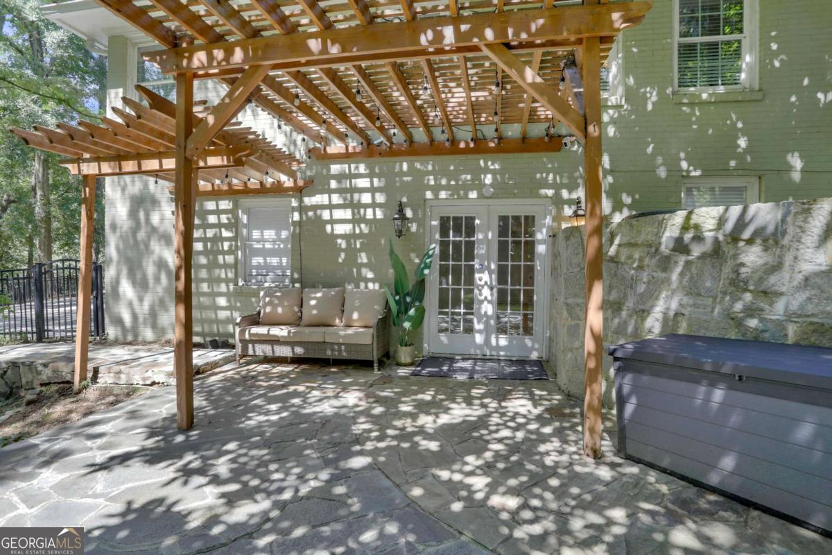 3902 Peachtree Dunwoody RD NE