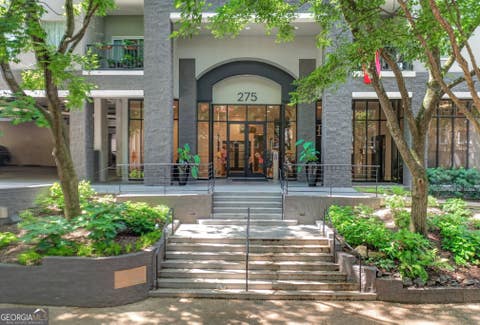 Photo of 275 13th Street NE #1008, Atlanta, GA 30309 (MLS # 10811053)