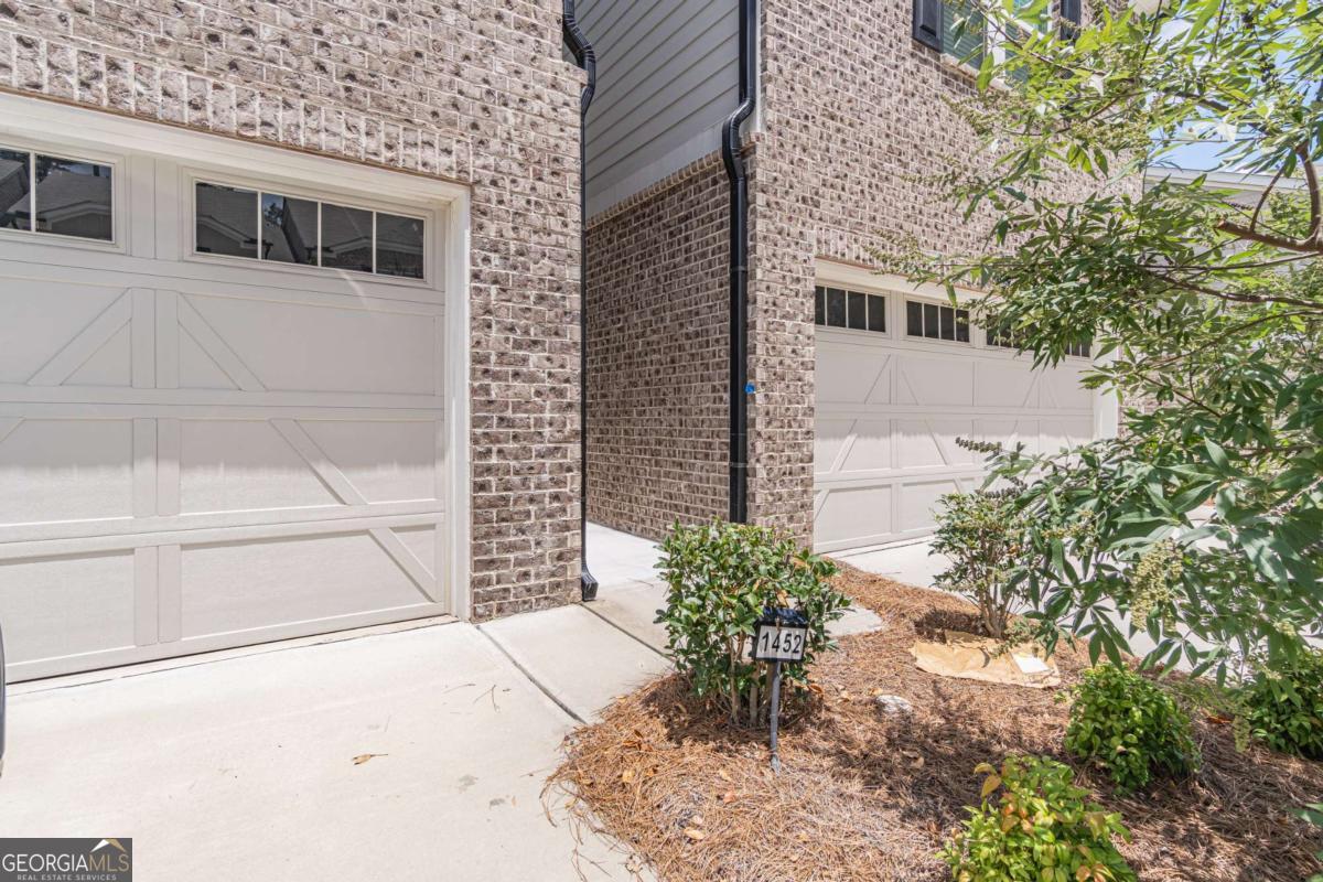 1452 Villageside CT