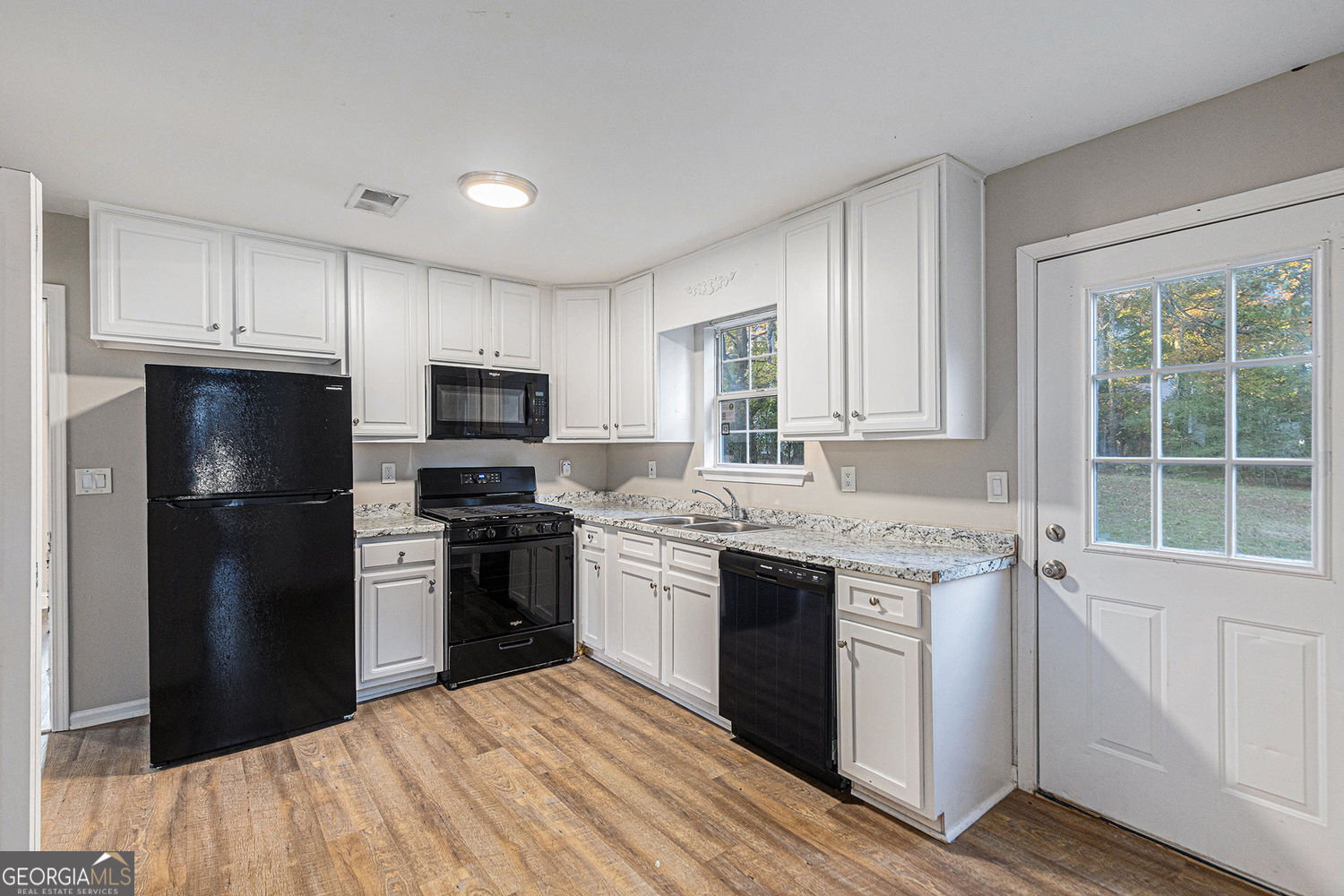 COUNTRY WALK -M154 - Residential