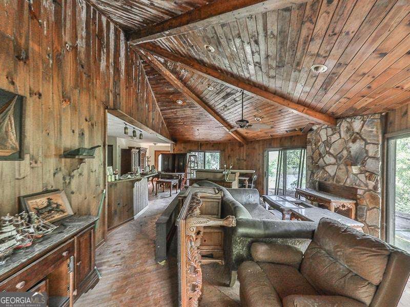 80 Riverbend CIR