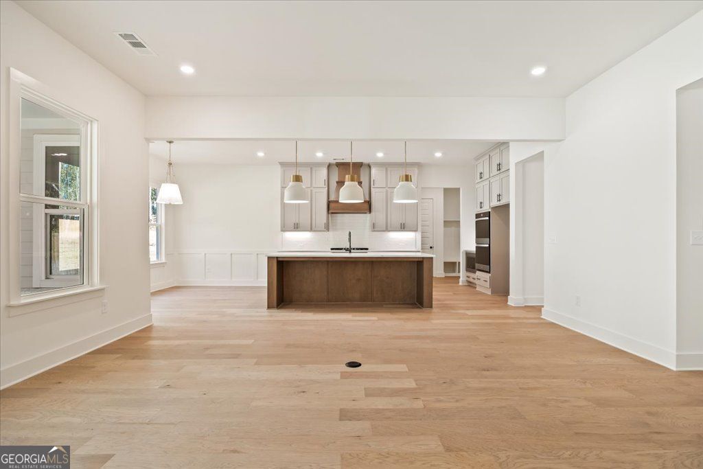 Gainesville, Georgia 30506, United States, 5 Bedrooms Bedrooms, ,5 BathroomsBathrooms,Residential,Active,222641