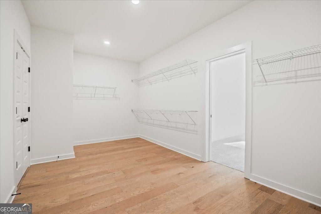 Gainesville, Georgia 30506, United States, 5 Bedrooms Bedrooms, ,5 BathroomsBathrooms,Residential,Active,222641