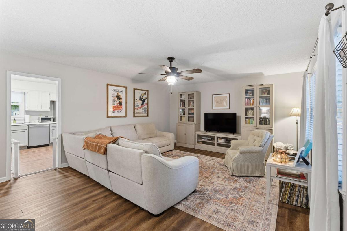 1024 New Rosedale RD NE