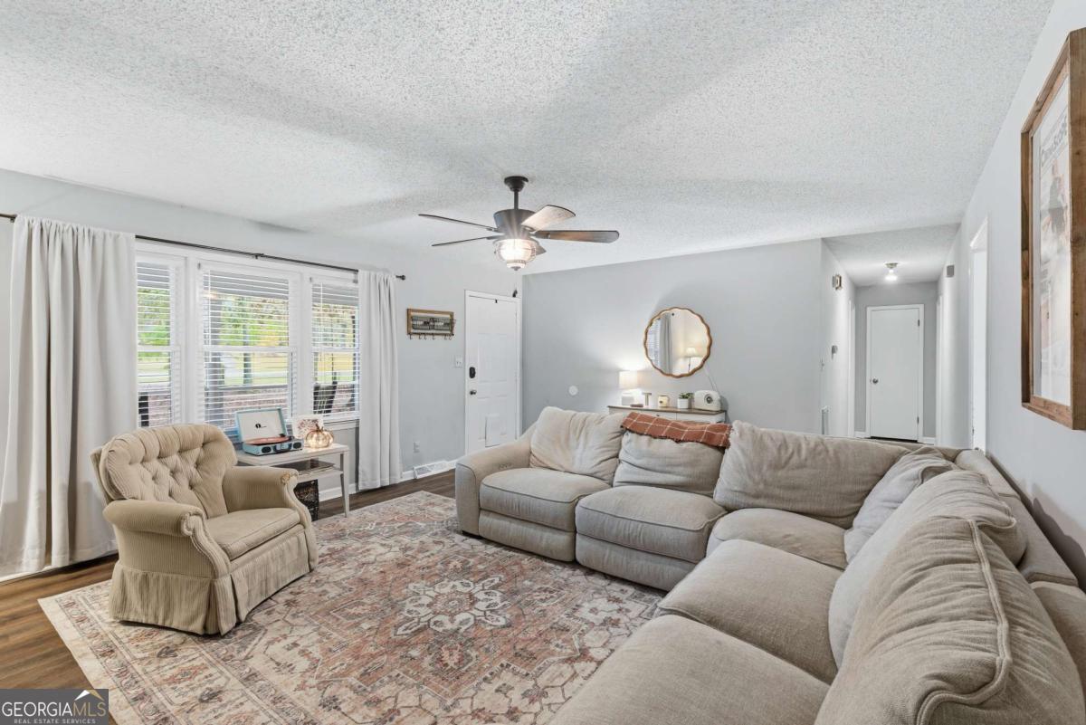 1024 New Rosedale RD NE