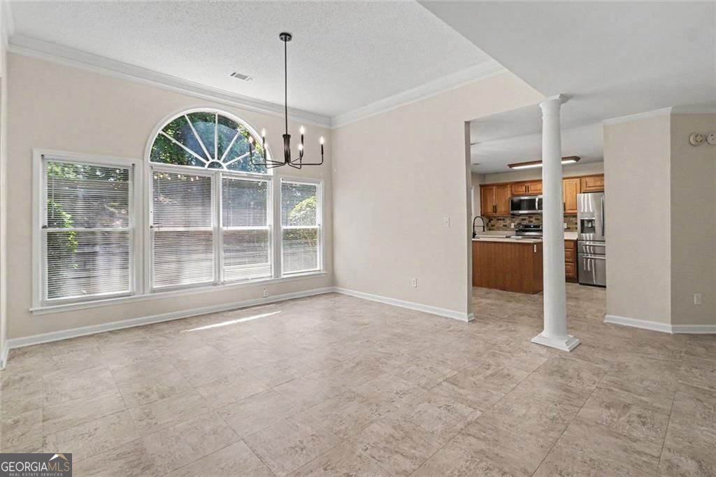 7101 Woodridge LN