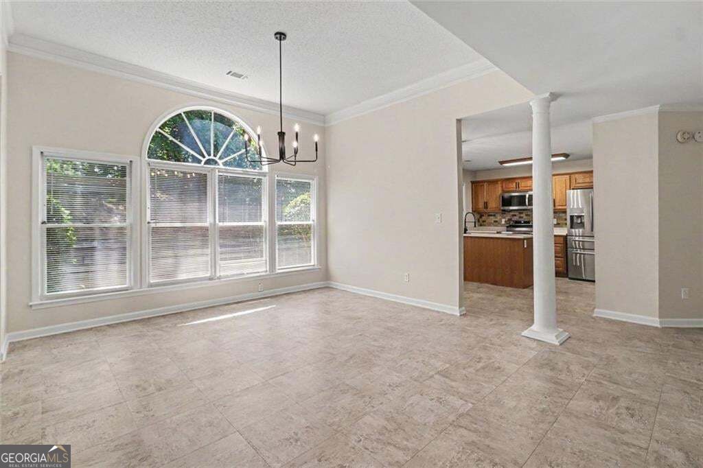 7101 Woodridge LN