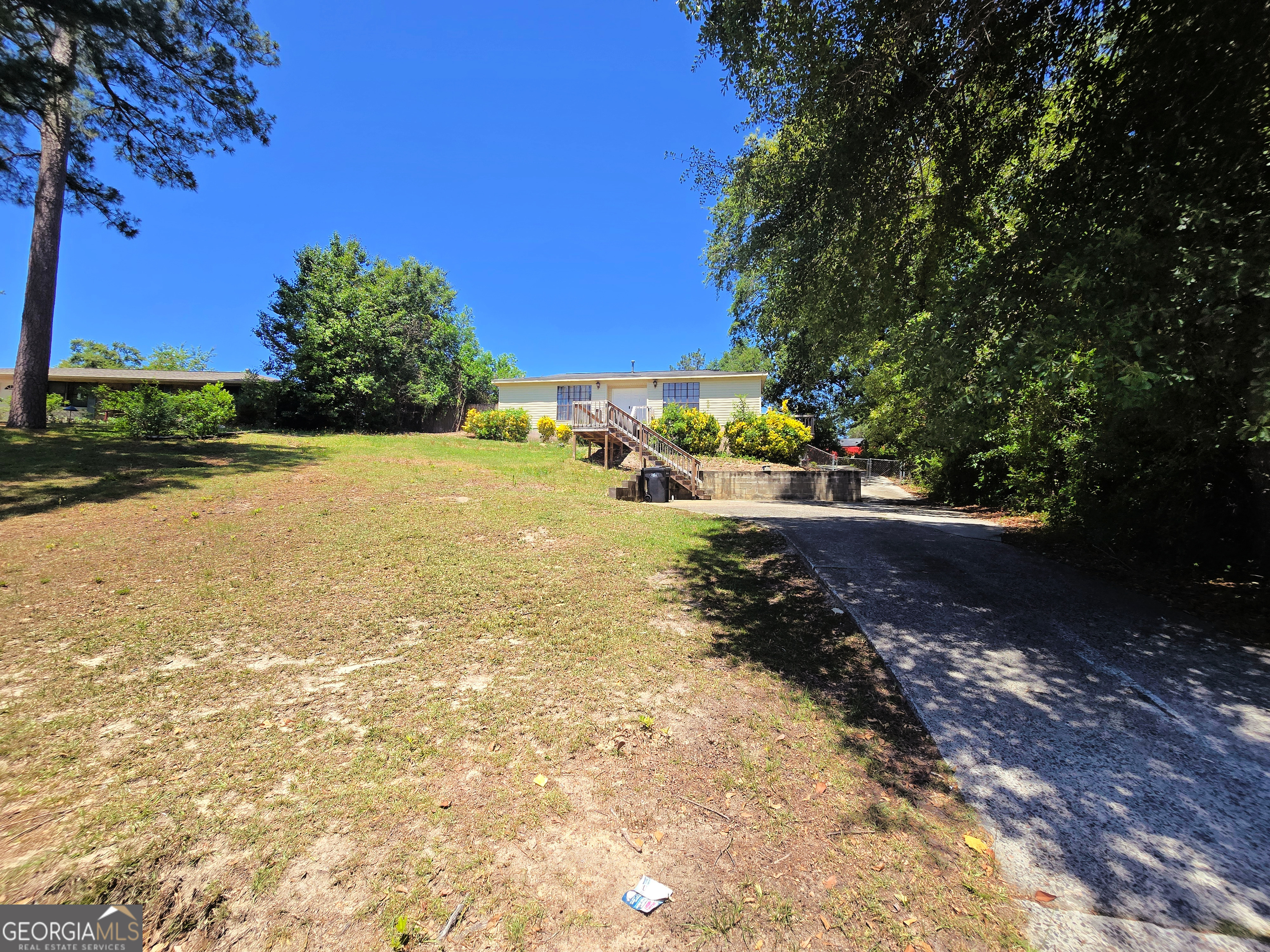 3611 Elliott BLVD