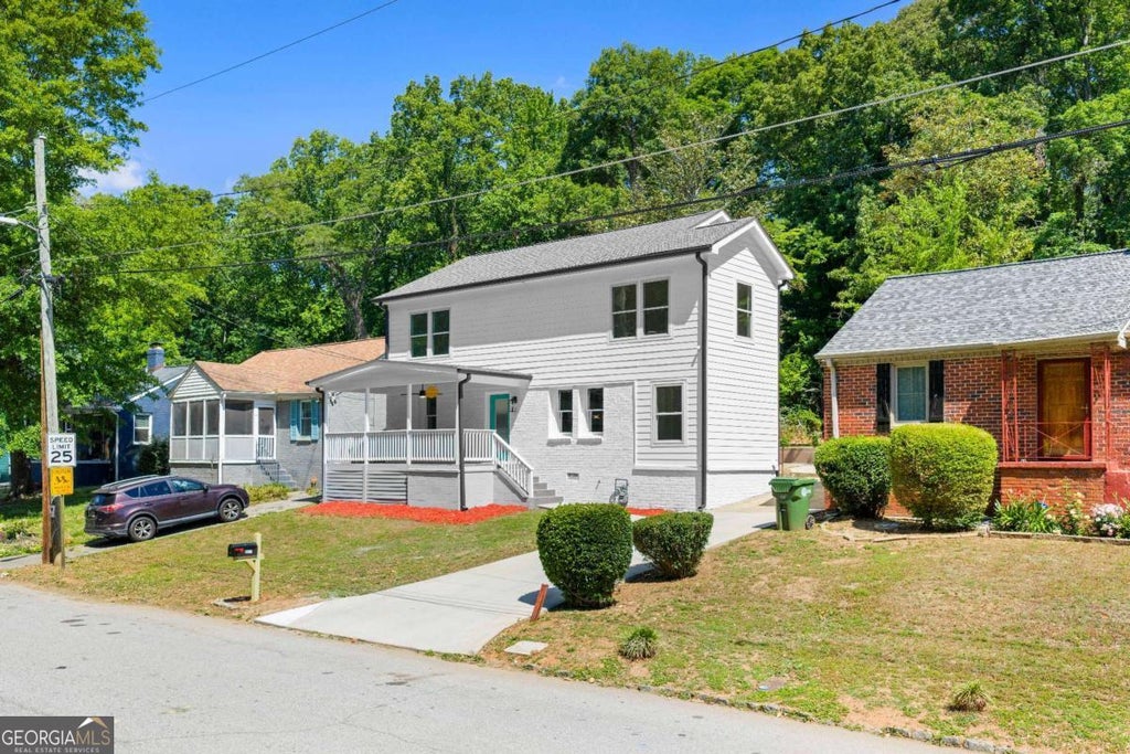 Photo of 1689 Derry Avenue SW, Atlanta, GA 30310 (MLS # 10880048)
