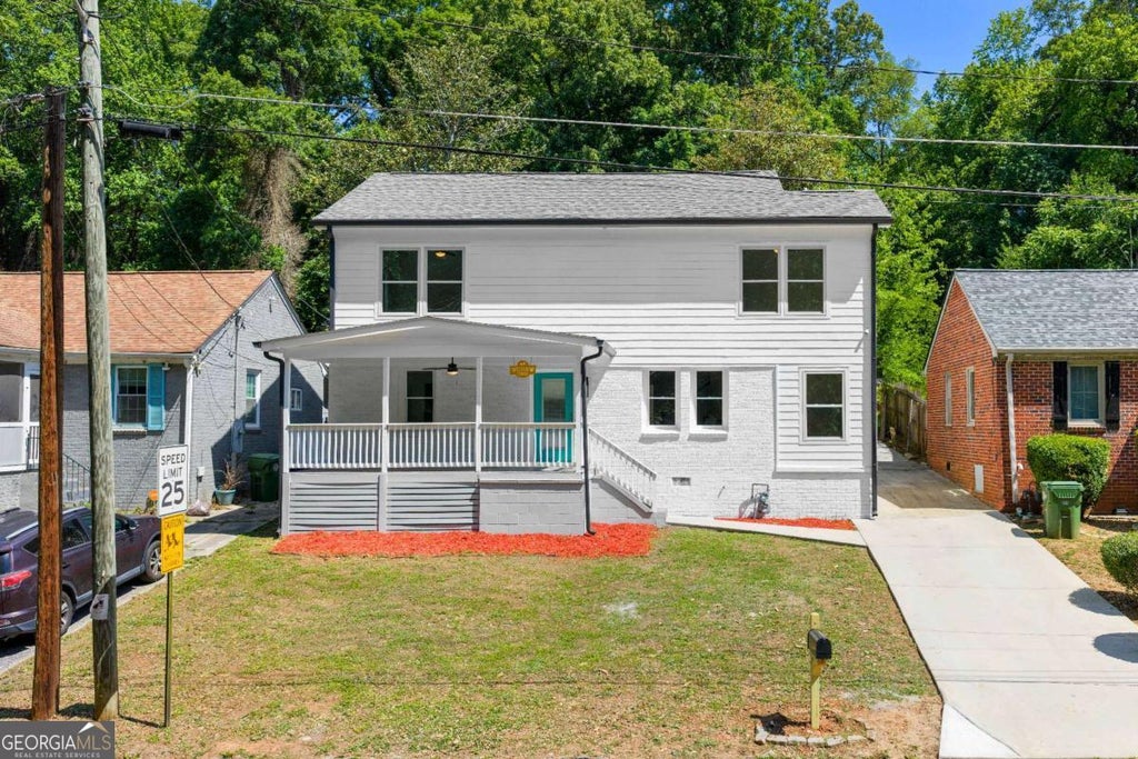 Photo of 1689 Derry Avenue SW, Atlanta, GA 30310 (MLS # 10880048)