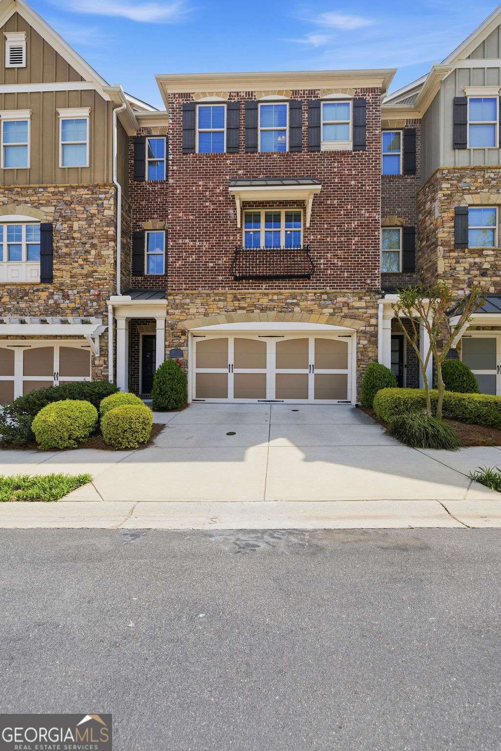 Photo of 917 Dumaine Trace, Atlanta, GA 30328 (MLS # 10725116)