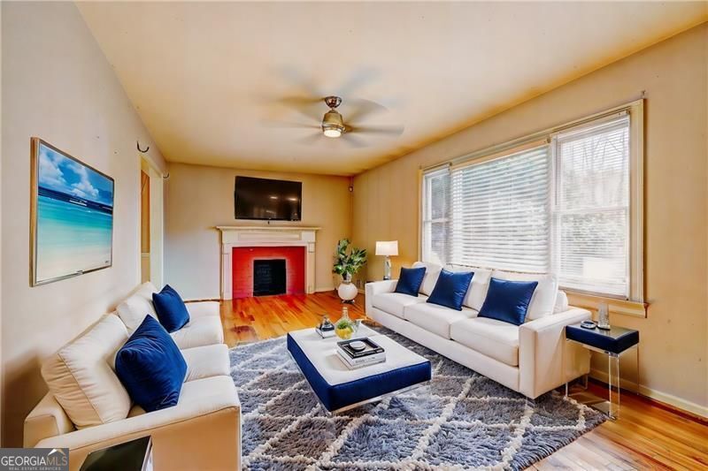 32 Hillcrest Drive Southeast DR SE