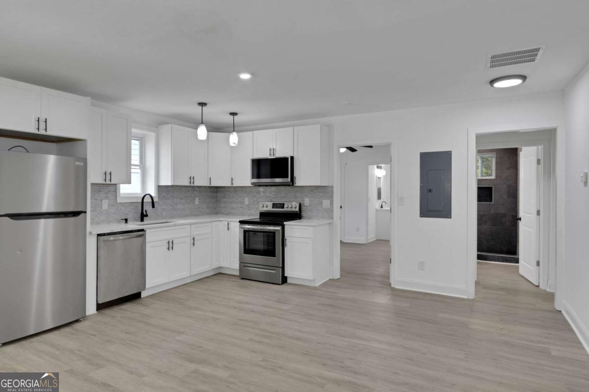 1318 Graymont DR SW