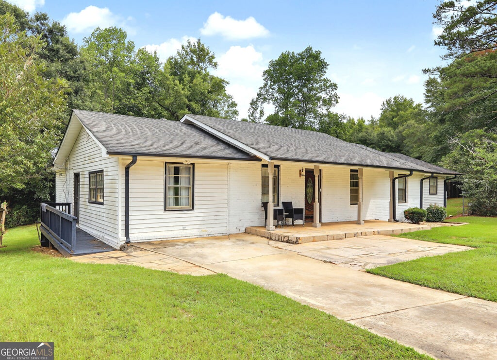 Photo of 307 Elizabeth Lane, Griffin, GA 30223 (MLS # 10851639)