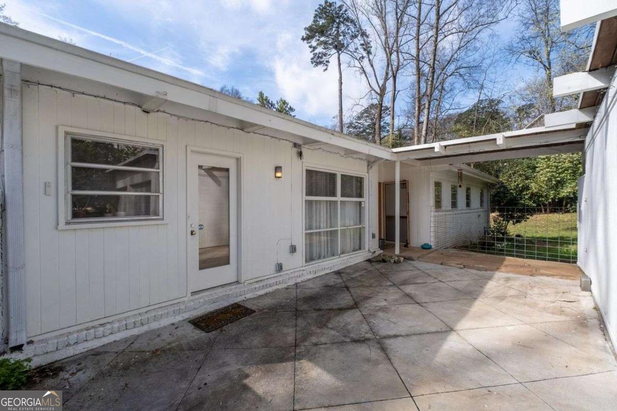 3906 Land O Lakes DR NE