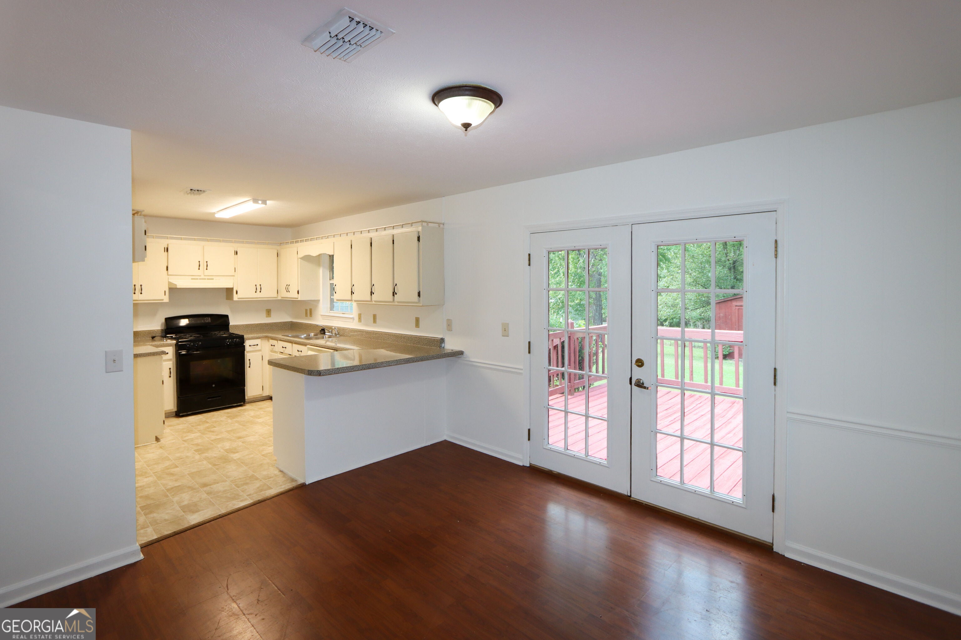 28 Frances DR NW