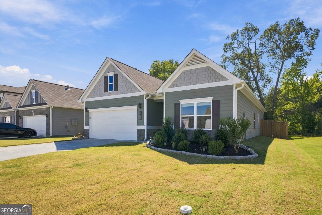 Photo of 176 Graham Circle, Adairsville, GA 30103 (MLS # 10856849)