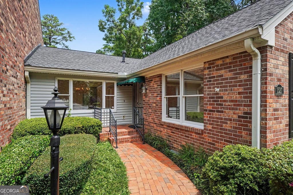 Photo of 1527 September Chase, Decatur, GA 30033 (MLS # 10814484)