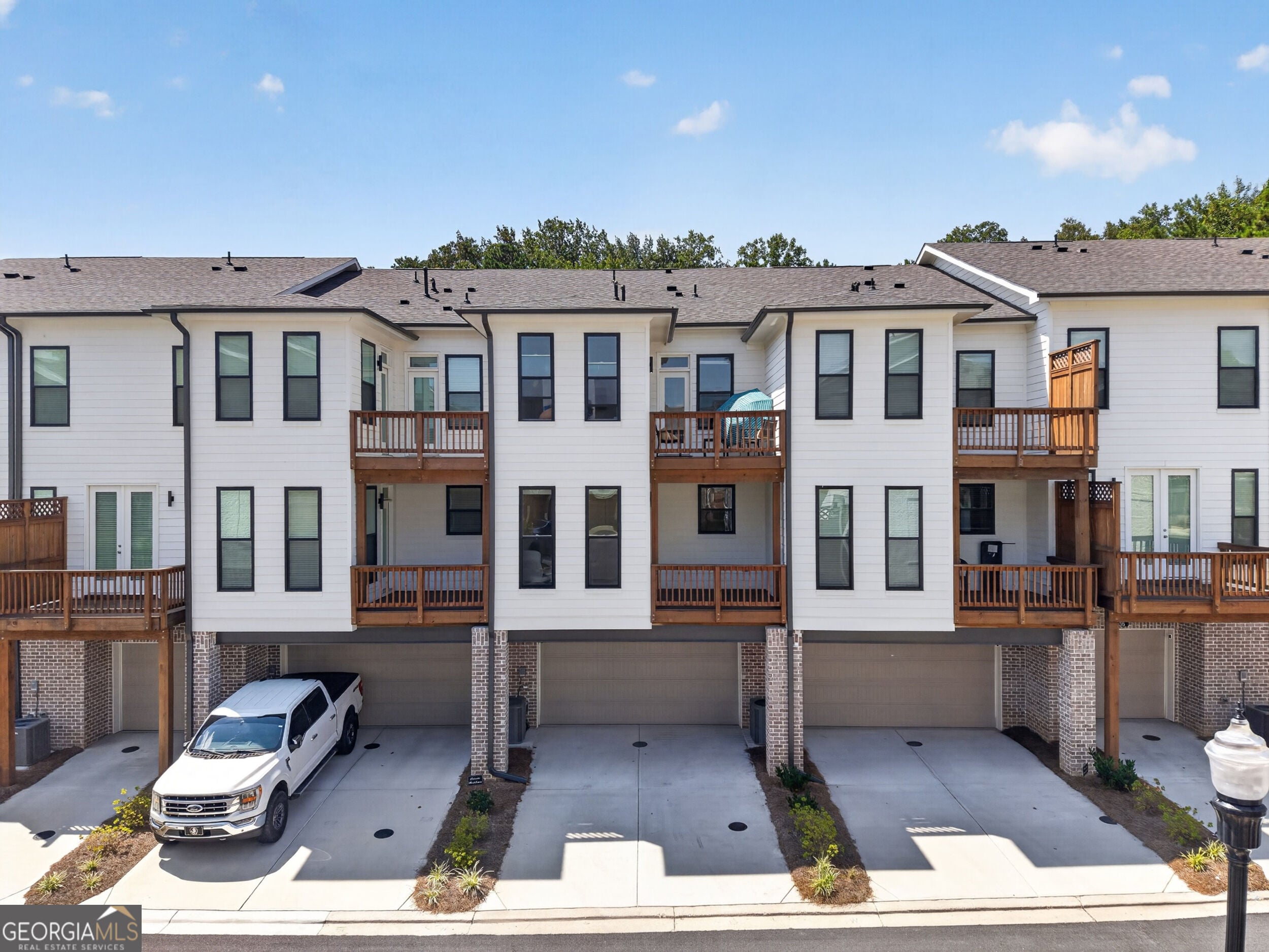 340 Olmstead WAY