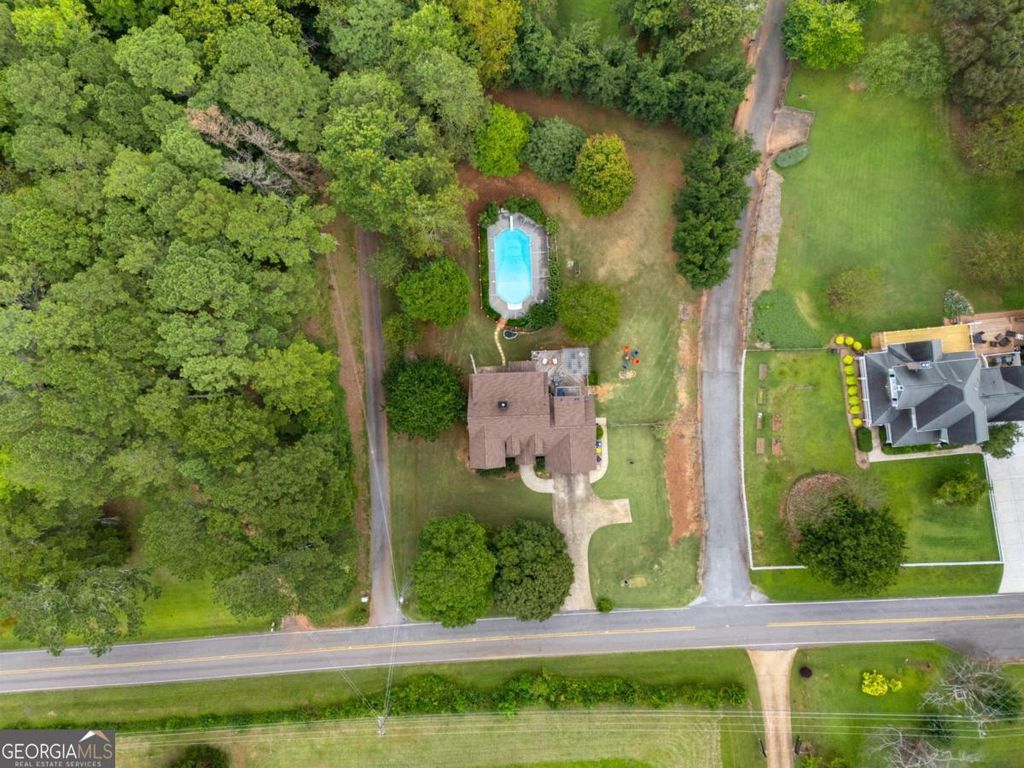 Photo of 1350 Hendon Road, Woodstock, GA 30188 (MLS # 10672084)