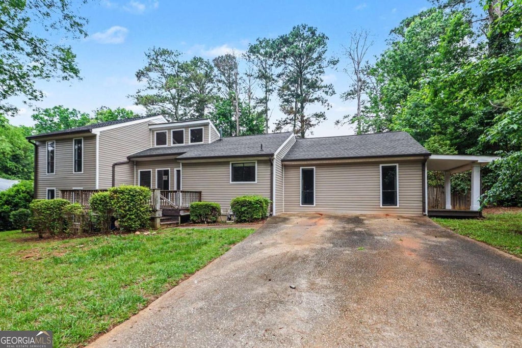 Photo of 6742 Oakland Drive, Douglasville, GA 30135 (MLS # 10804919)