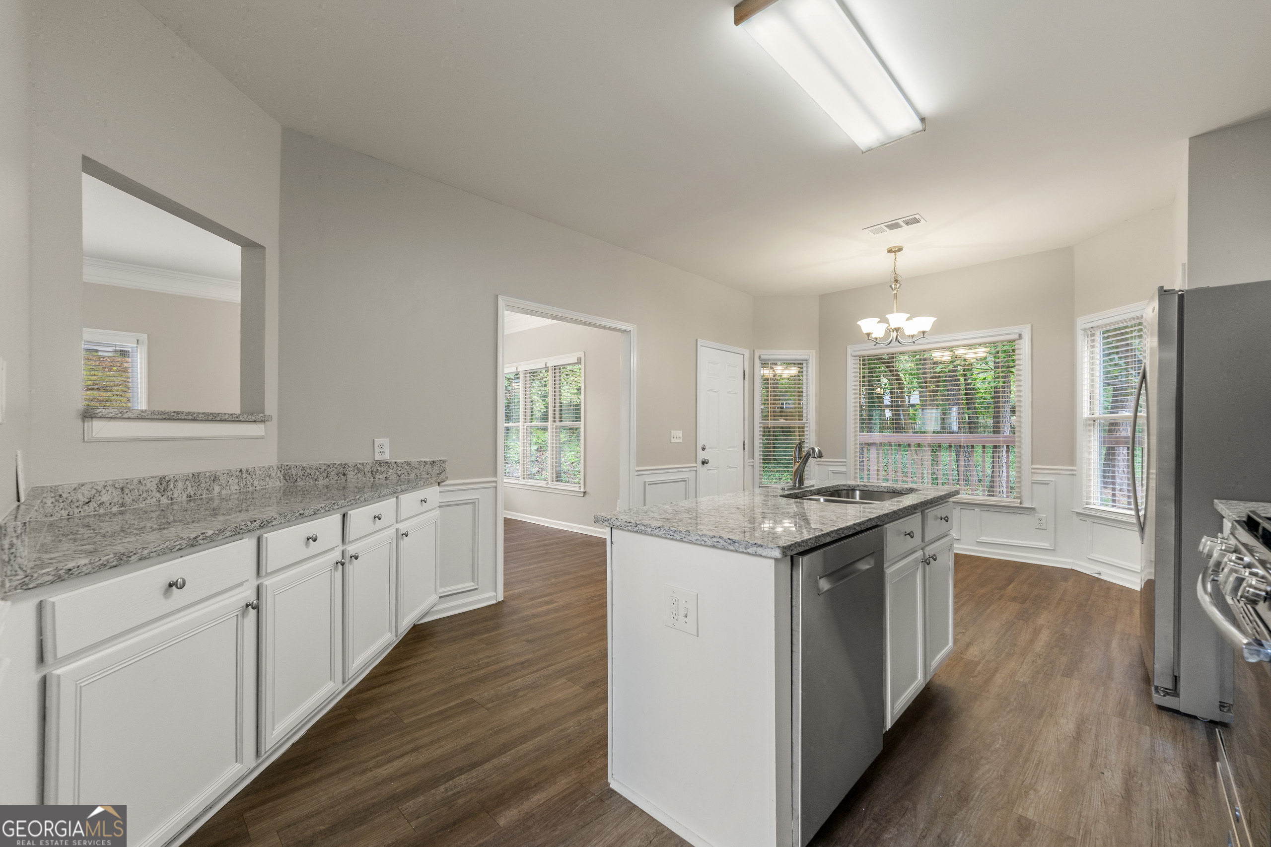 2004 Cobblewood DR NW