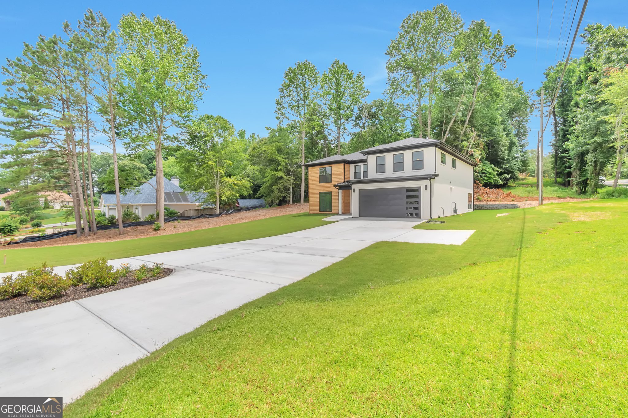 2808 S Arbor DR