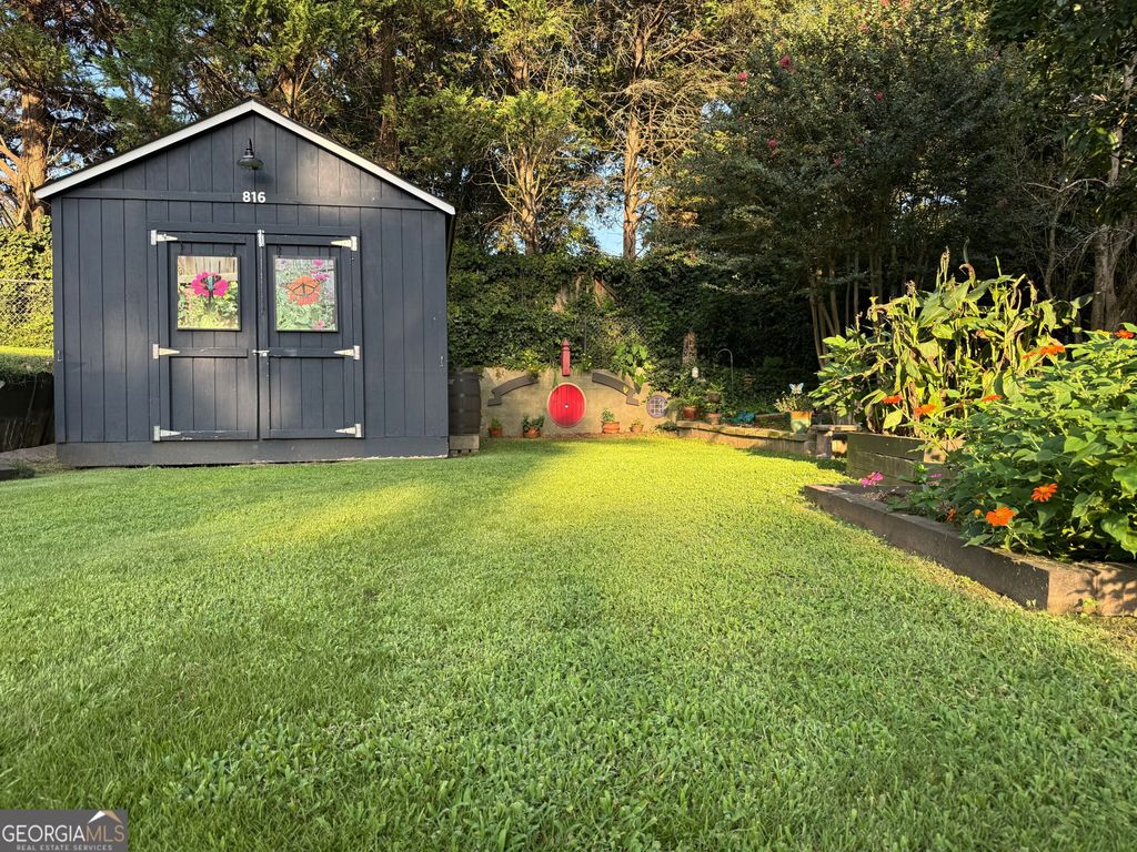 Photo of 816 Woodland Drive, Griffin, GA 30224 (MLS # 10672154)