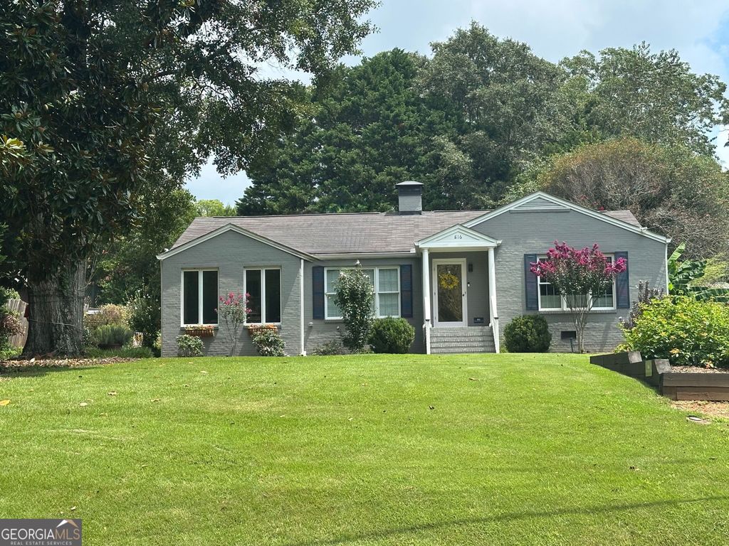 Photo of 816 Woodland Drive, Griffin, GA 30224 (MLS # 10672154)