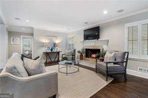 82 Lakeland DR NW