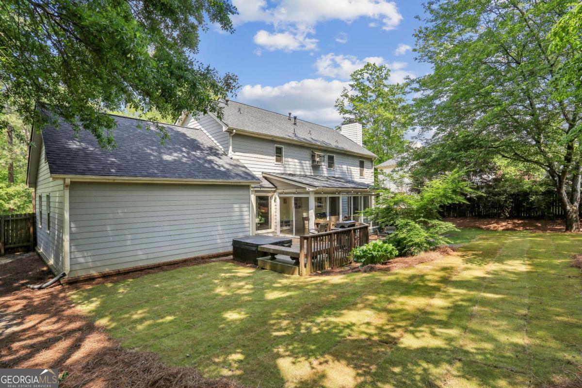 3322 Woodsfield DR NE